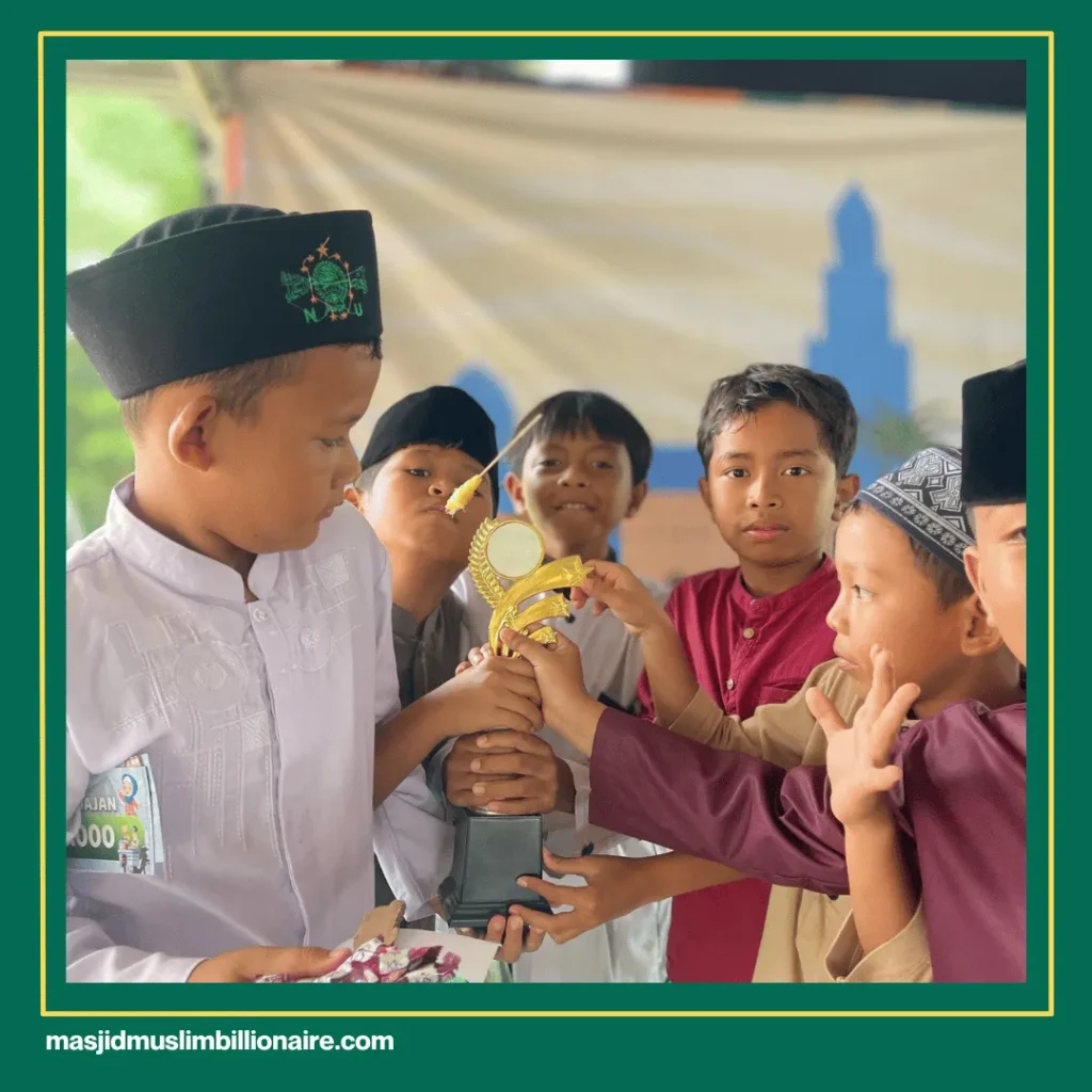 Hadits Tentang Menyayangi Anak Yatim dan Cara Mengamalkannya