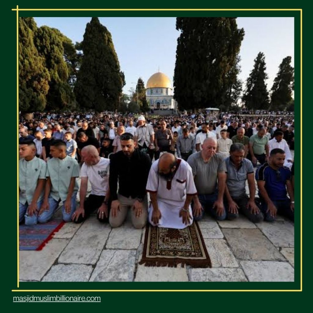 Kenapa Cowok Harus Solat di Masjid?